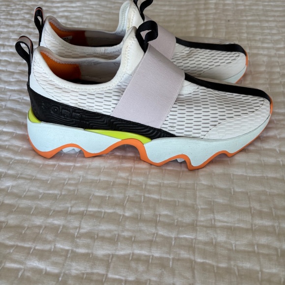 Sorel Slip On Trainers - Picture 5 of 6